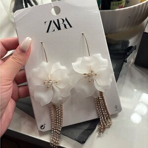 Zara Gold and White Floral Dangle Earrings